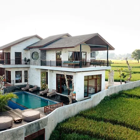 Kari Senja Luxury Villa
